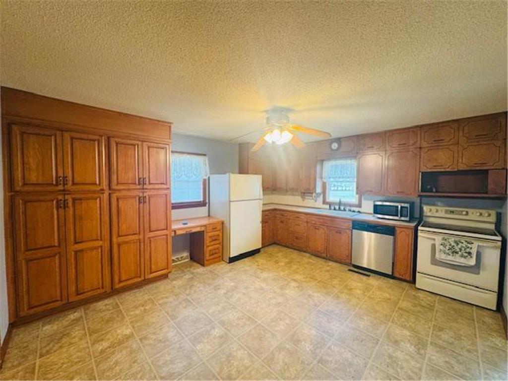 2936 Queen Avenue Slayton MN 56172 7067975 image3