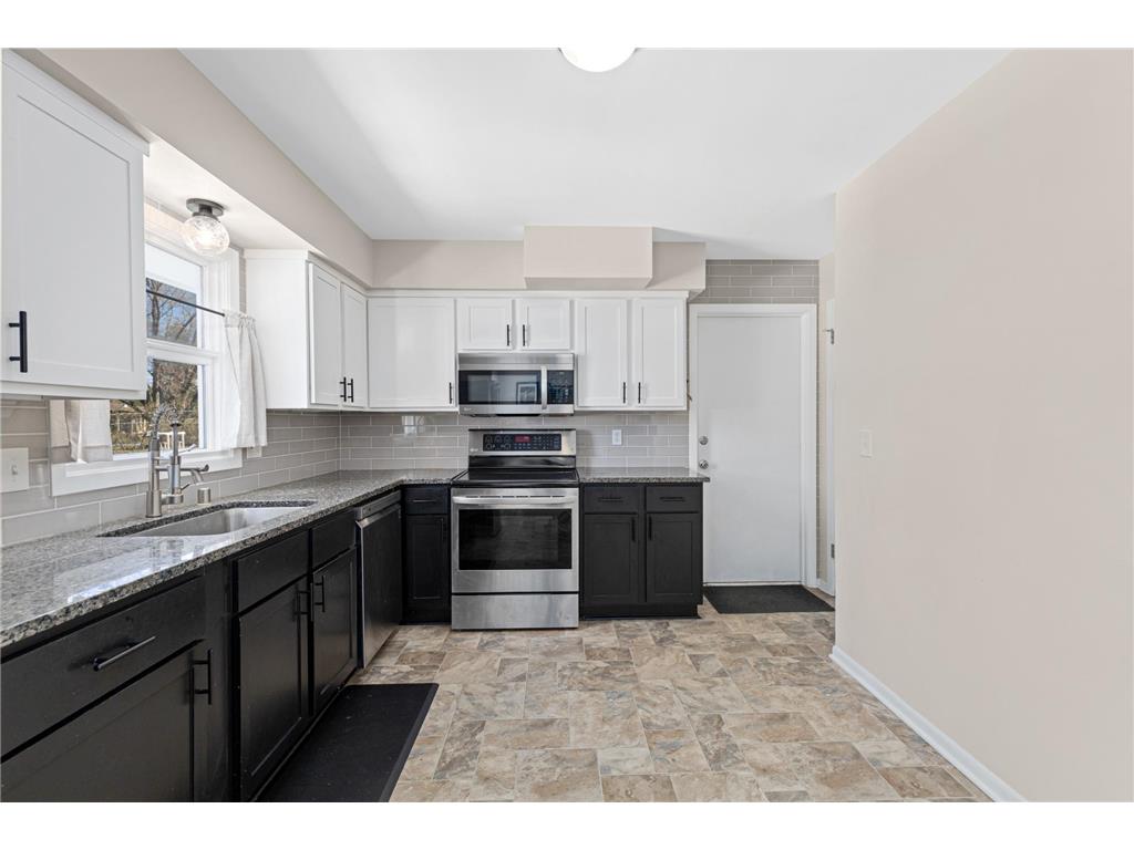 2942 Matilda Street Roseville MN 55113 7025106 image6