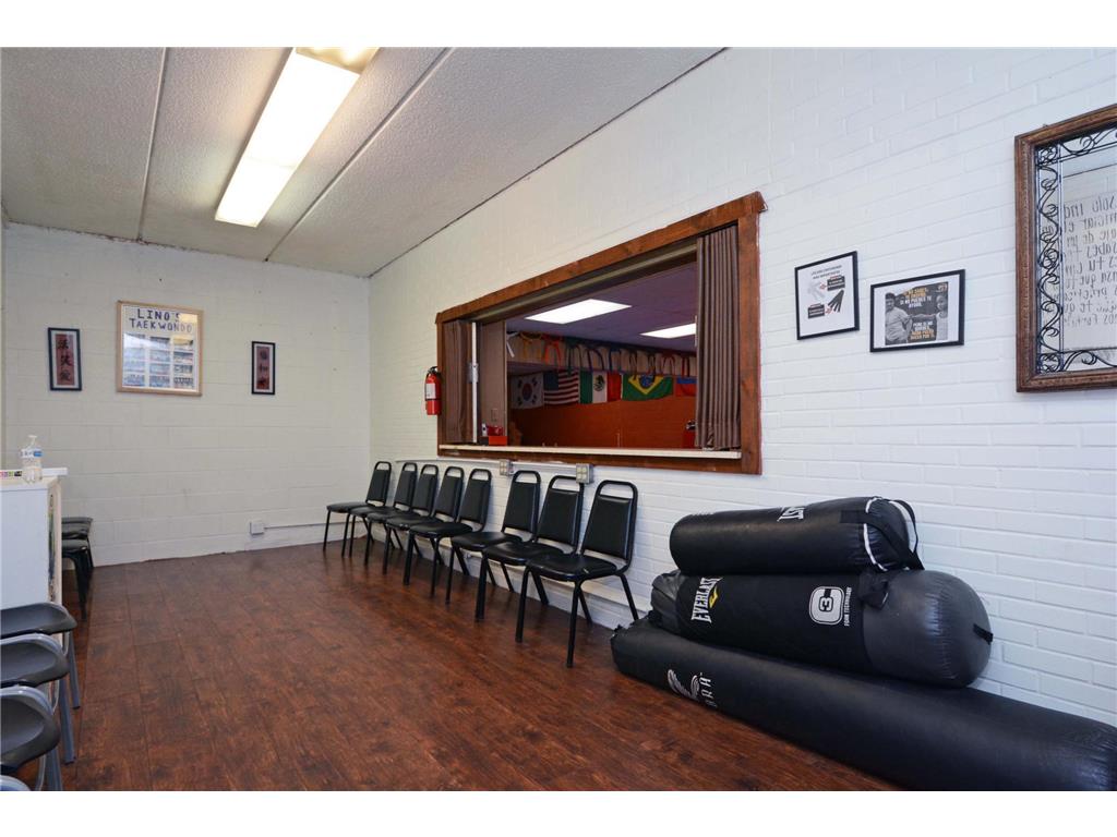 2942 Oakland Avenue Minneapolis MN 55407 6687718 image9