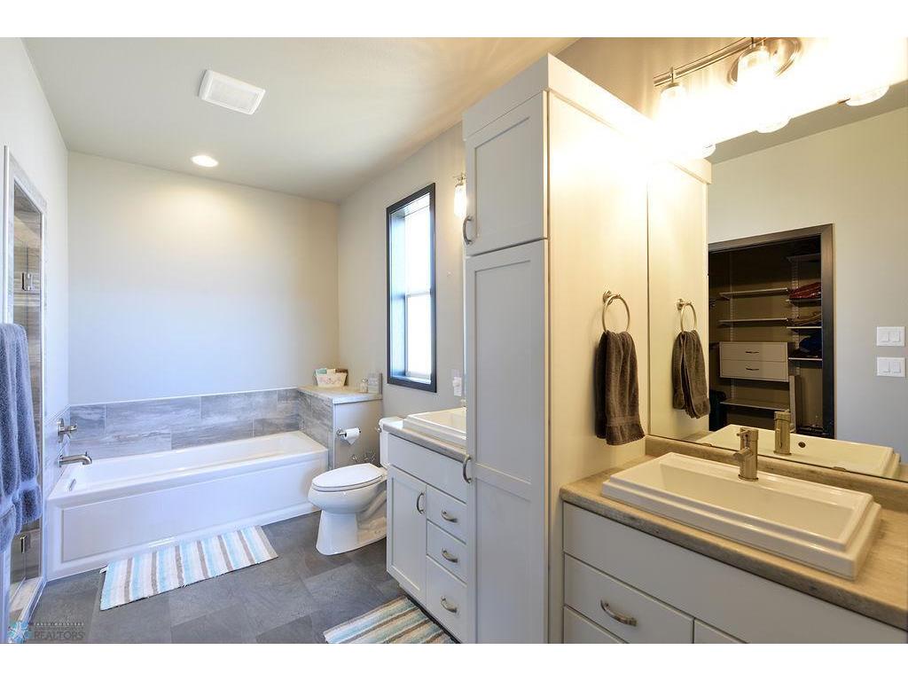 2943 6th Street E West Fargo ND 58078 7100102 image15