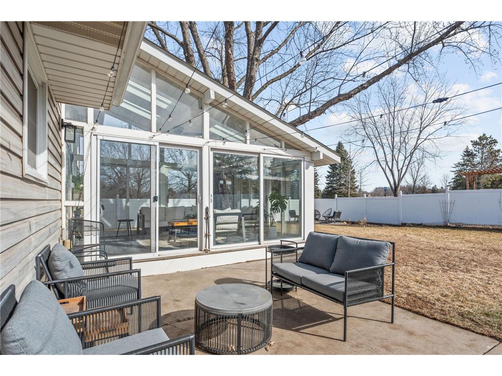 2946 Mcknight Road N Maplewood MN 55109 7035618 image12