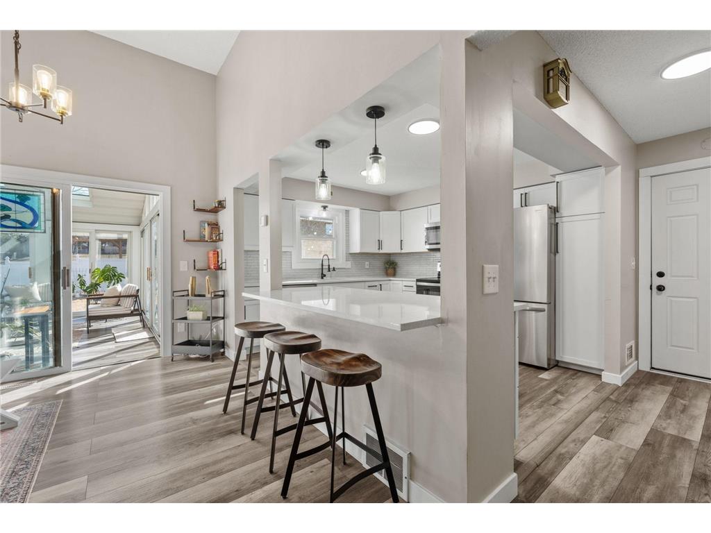 2946 Mcknight Road N Maplewood MN 55109 7035618 image4