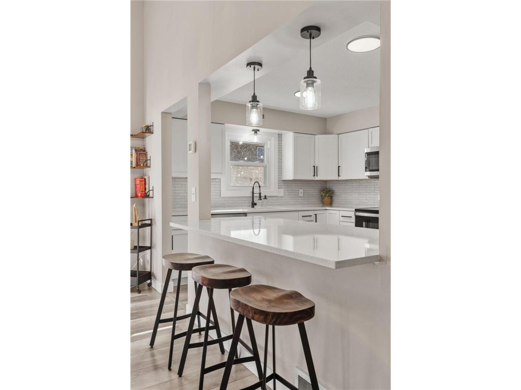 2946 Mcknight Road N Maplewood MN 55109 7035618 image5