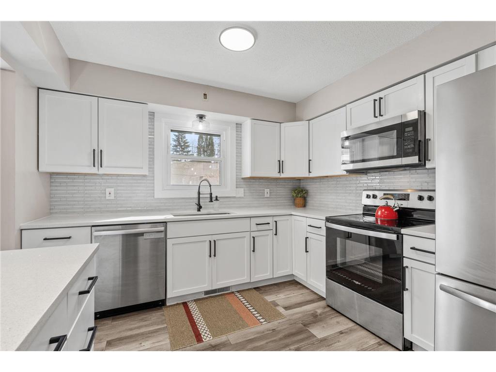 2946 Mcknight Road N Maplewood MN 55109 7035618 image6