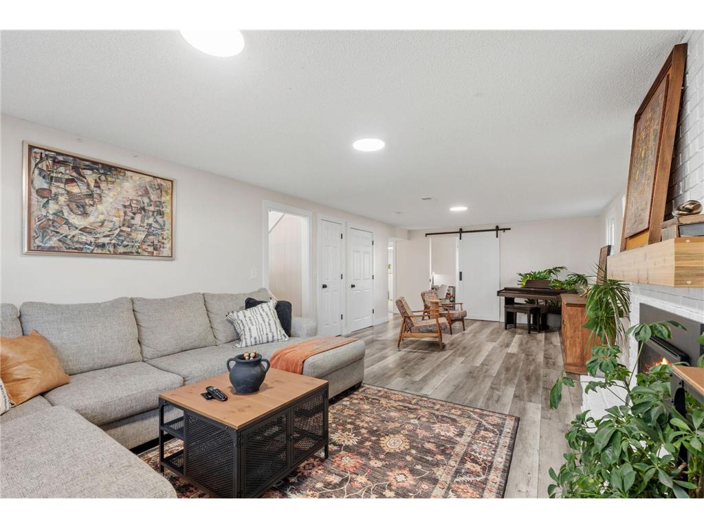 2946 Mcknight Road N Maplewood MN 55109 7064869 image32