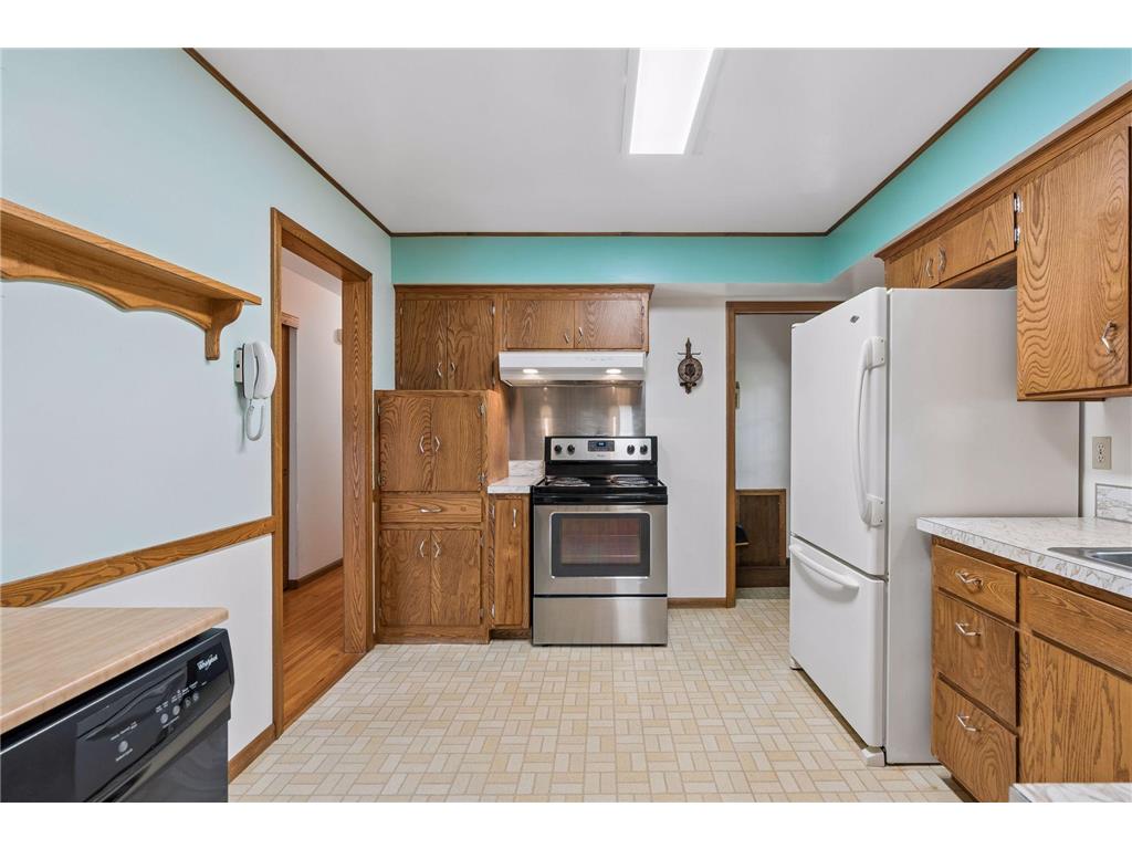 2949 Aquila Avenue N Crystal MN 55427 7076472 image10