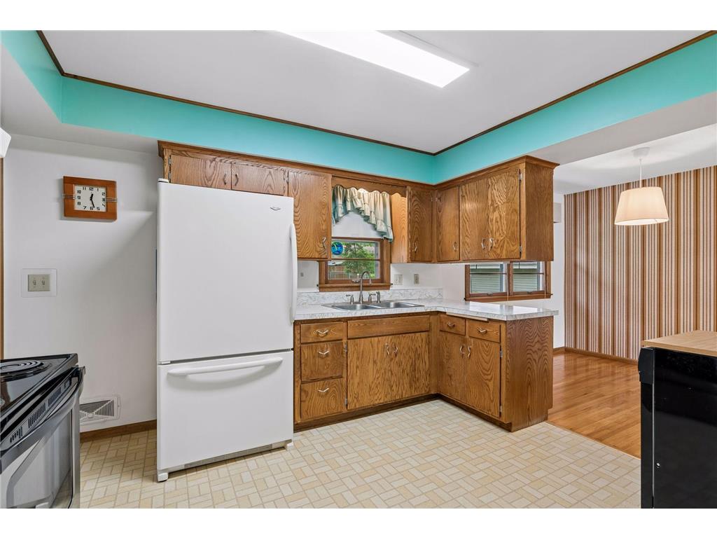 2949 Aquila Avenue N Crystal MN 55427 7076472 image11