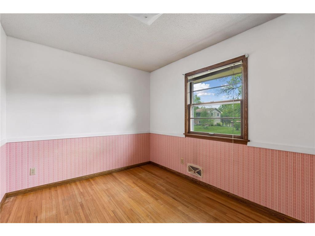 2949 Aquila Avenue N Crystal MN 55427 7076472 image19