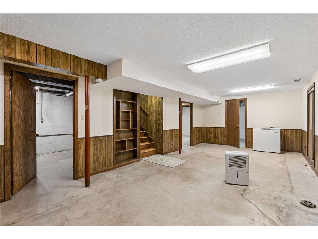 2949 Aquila Avenue N Crystal MN 55427 7076472 image20
