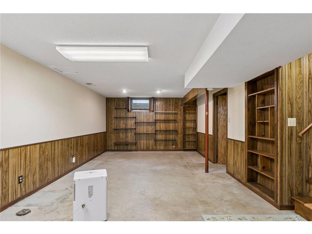2949 Aquila Avenue N Crystal MN 55427 7076472 image21