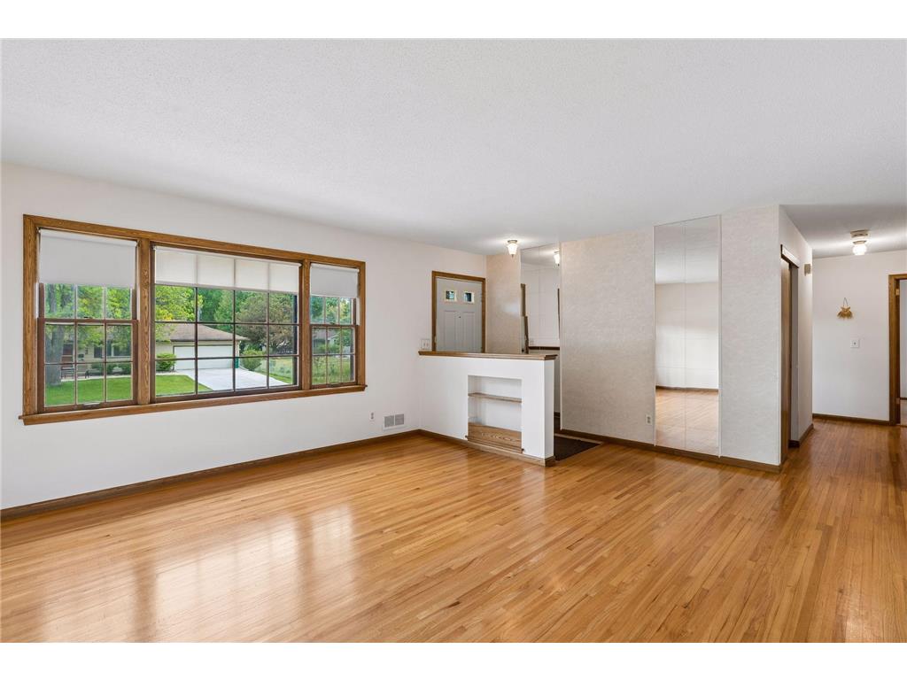 2949 Aquila Avenue N Crystal MN 55427 7076472 image4