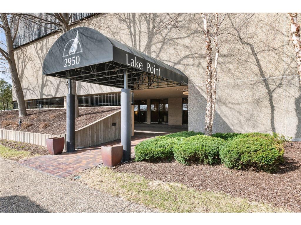 2950 Dean Parkway #1706 Minneapolis MN 55416 - Bde Maka Ska 6361009 image1