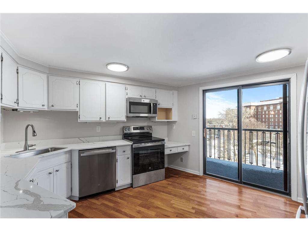 2950 Dean Parkway #702 Minneapolis MN 55416 6597520 image1