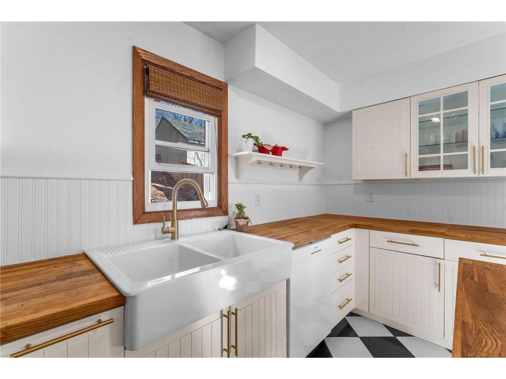 2951 Taylor Street NE Minneapolis MN 55418 7043240 image17