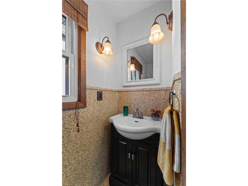 2951 Taylor Street NE Minneapolis MN 55418 7043240 image22