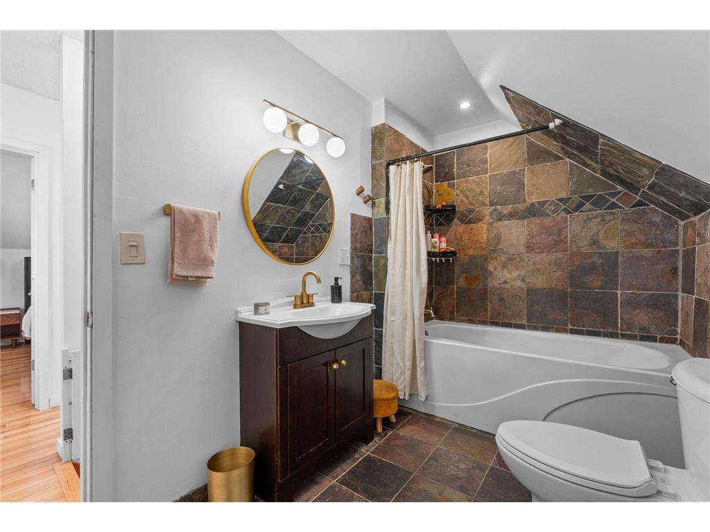 2951 Taylor Street NE Minneapolis MN 55418 7043240 image33