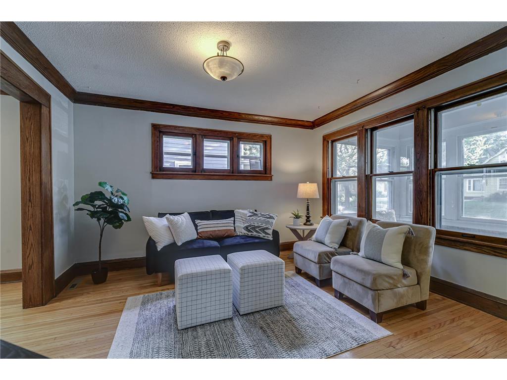 2954 Queen Avenue N Minneapolis MN 55411 7099422 image1