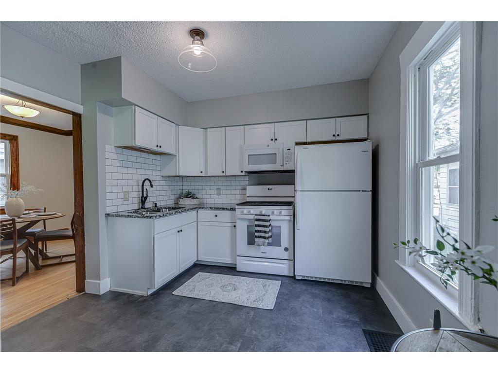2954 Queen Avenue N Minneapolis MN 55411 7099422 image11