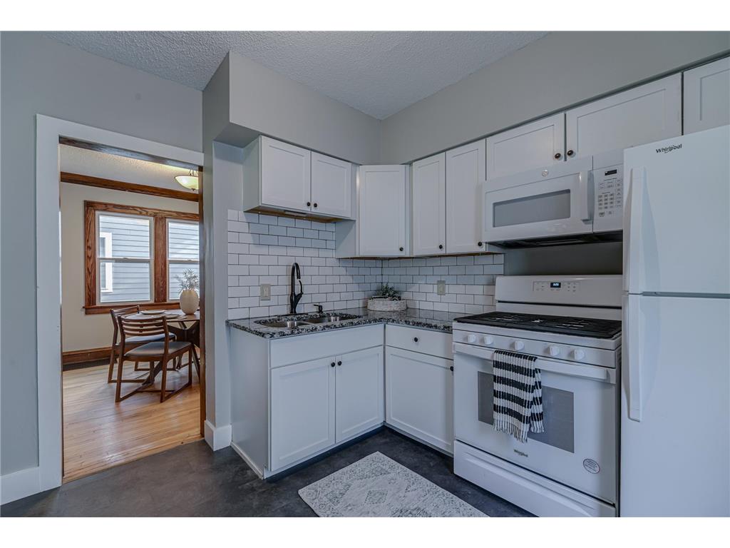 2954 Queen Avenue N Minneapolis MN 55411 7099422 image12
