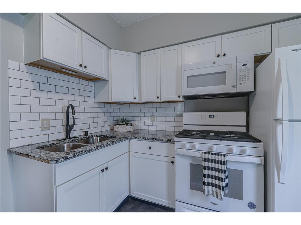 2954 Queen Avenue N Minneapolis MN 55411 7099422 image15