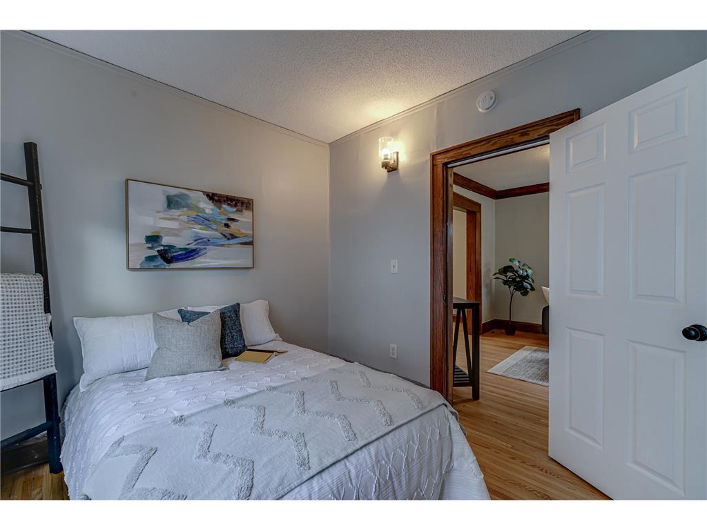 2954 Queen Avenue N Minneapolis MN 55411 7099422 image19