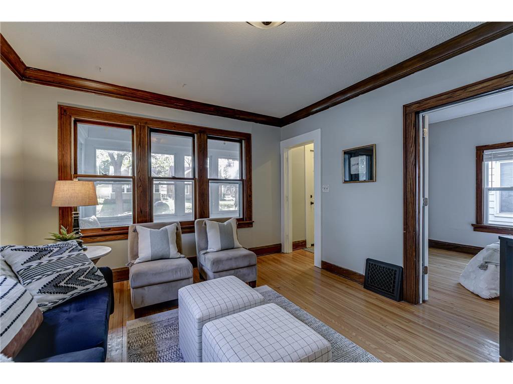 2954 Queen Avenue N Minneapolis MN 55411 7099422 image2
