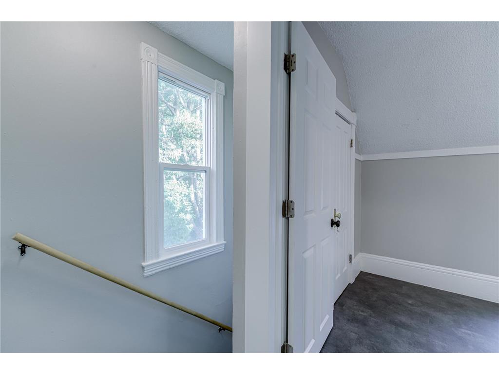 2954 Queen Avenue N Minneapolis MN 55411 7099422 image20