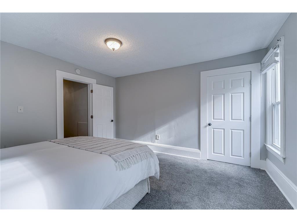2954 Queen Avenue N Minneapolis MN 55411 7099422 image22
