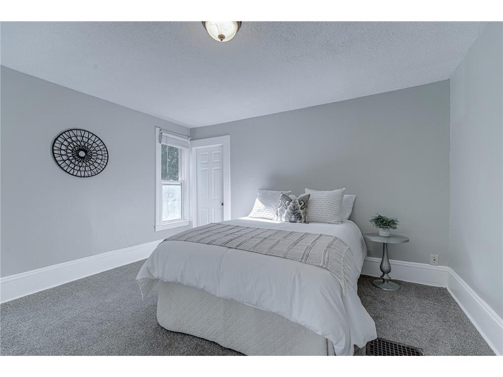 2954 Queen Avenue N Minneapolis MN 55411 7099422 image23