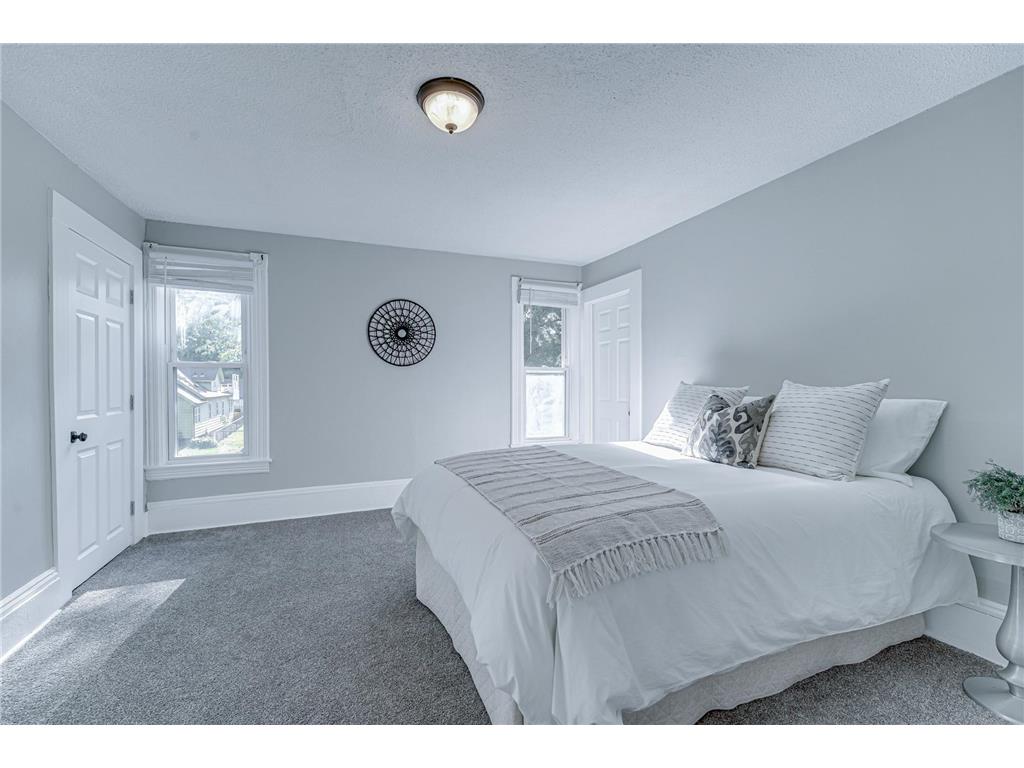2954 Queen Avenue N Minneapolis MN 55411 7099422 image24