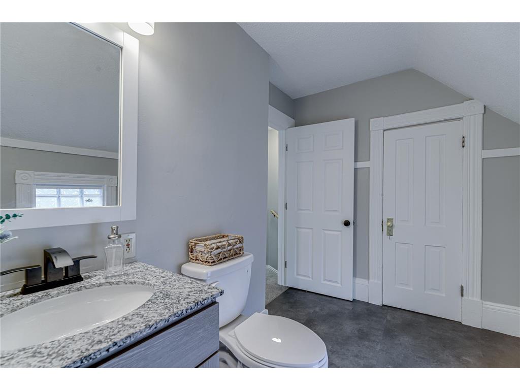 2954 Queen Avenue N Minneapolis MN 55411 7099422 image27