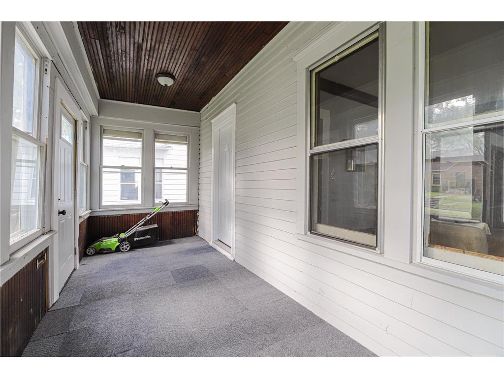 2954 Queen Avenue N Minneapolis MN 55411 7099422 image33