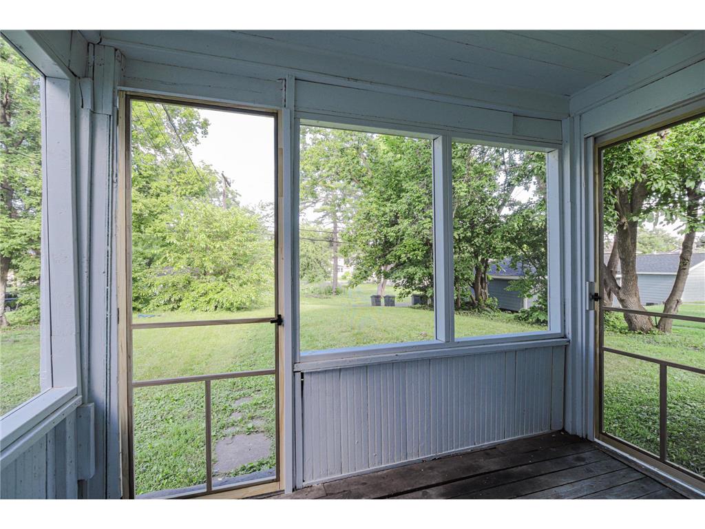 2954 Queen Avenue N Minneapolis MN 55411 7099422 image34
