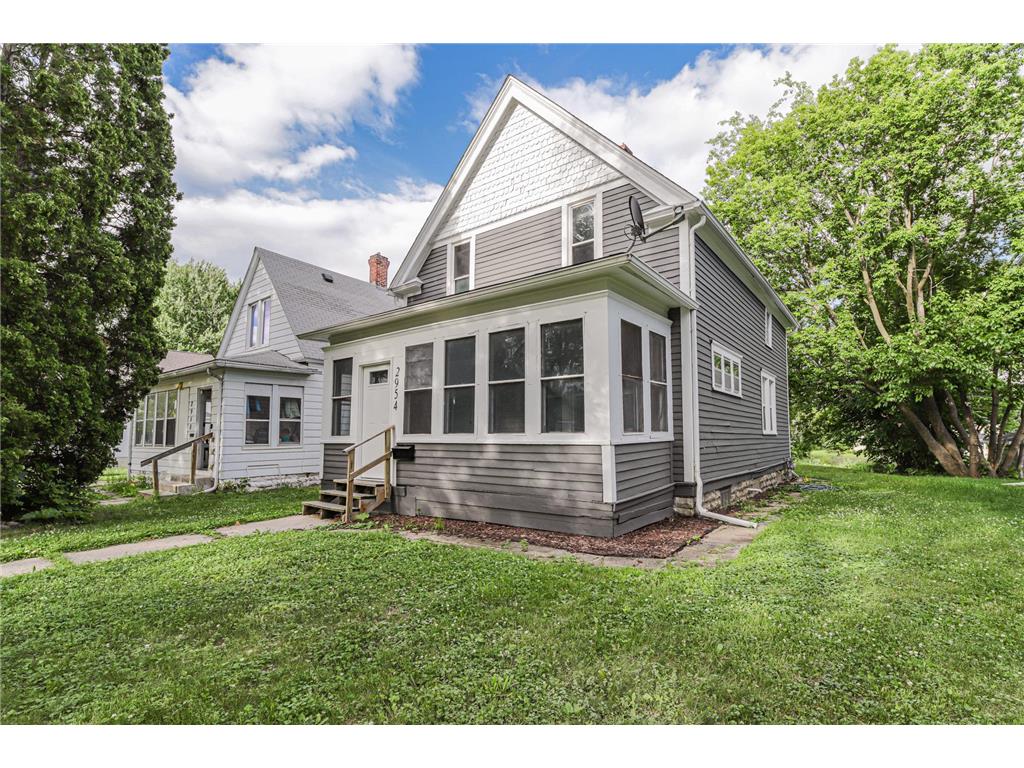 2954 Queen Avenue N Minneapolis MN 55411 7099422 image39
