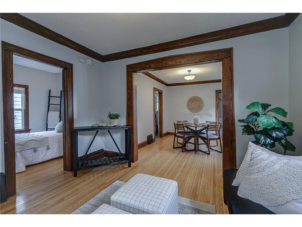 2954 Queen Avenue N Minneapolis MN 55411 7099422 image4