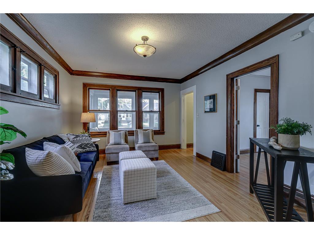2954 Queen Avenue N Minneapolis MN 55411 7099422 image6