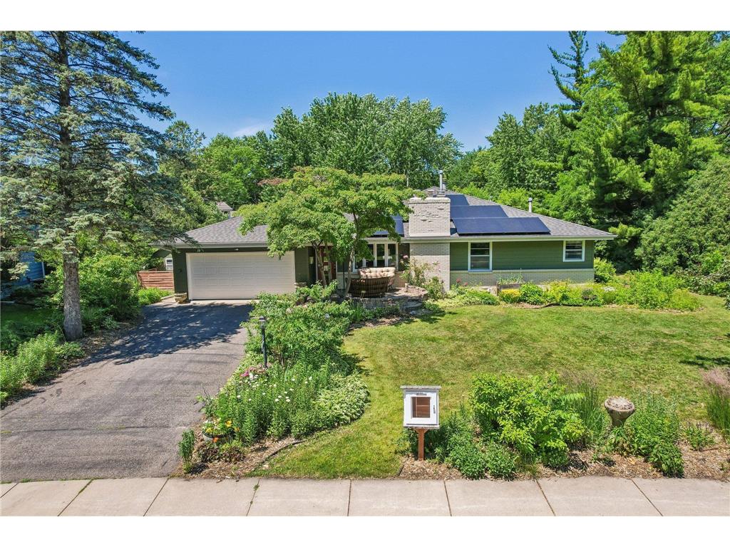 2955 Regent Avenue N Golden Valley MN 55422 7100263 image1