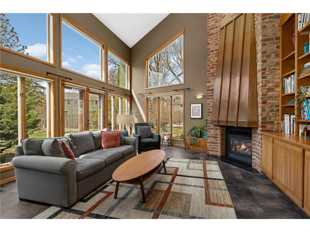 2955 Regent Avenue N Golden Valley MN 55422 7049459 image1