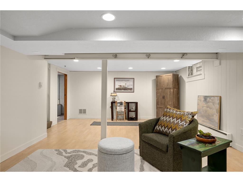 296 Hamline Avenue S Saint Paul MN 55105 7049019 image17