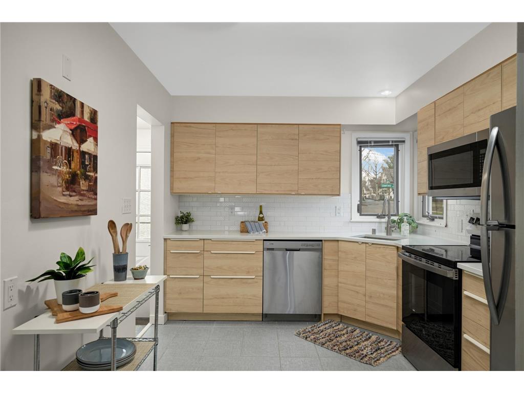 296 Hamline Avenue S Saint Paul MN 55105 7049019 image4