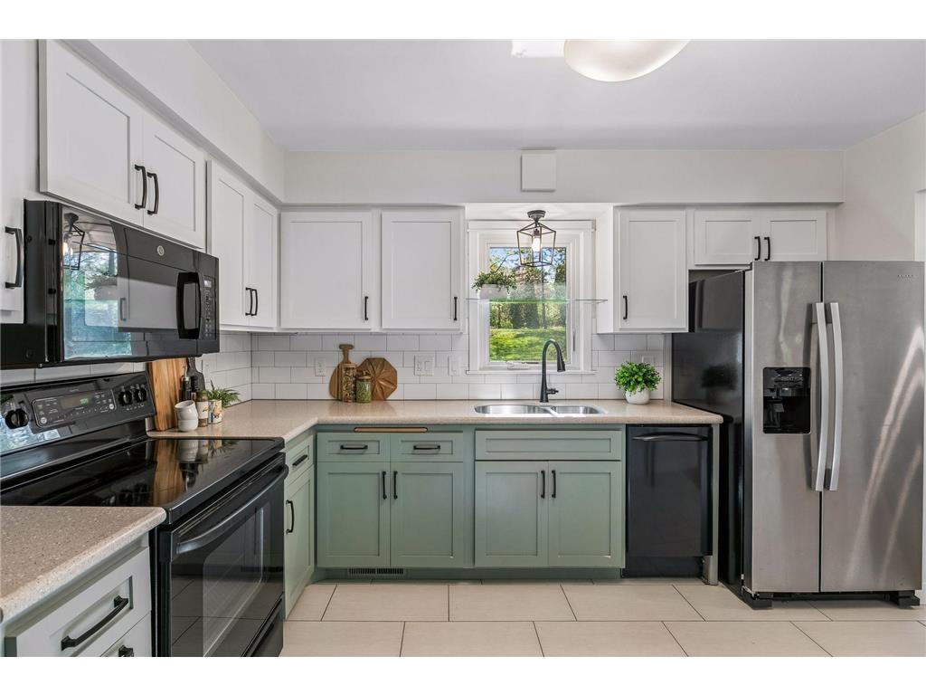 2966 Mildred Drive Roseville MN 55113 7083045 image10