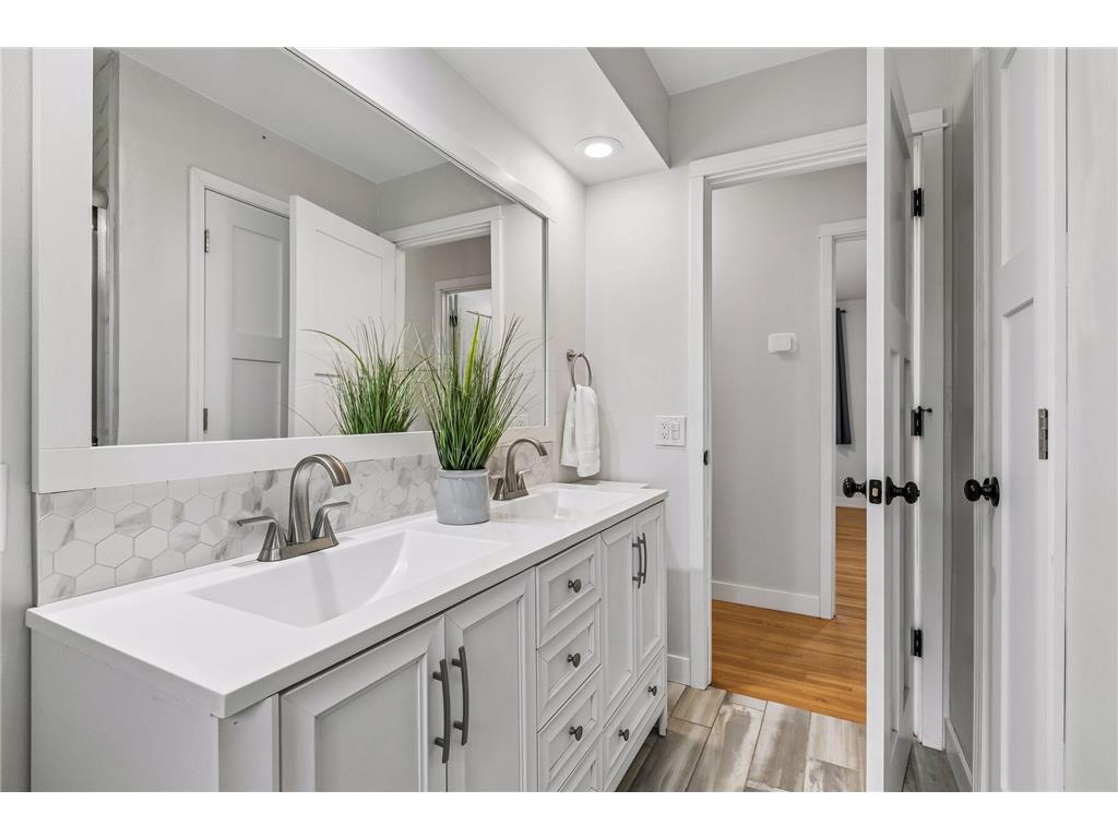 2966 Mildred Drive Roseville MN 55113 7083045 image19