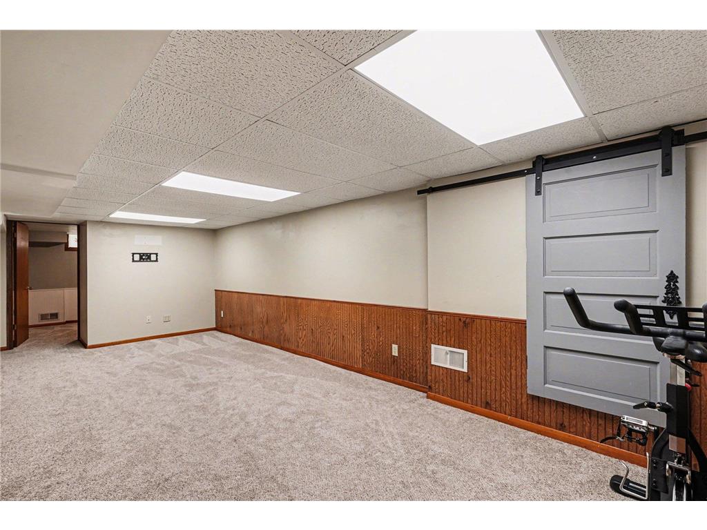 2966 Simpson Street Roseville MN 55113 7020270 image16