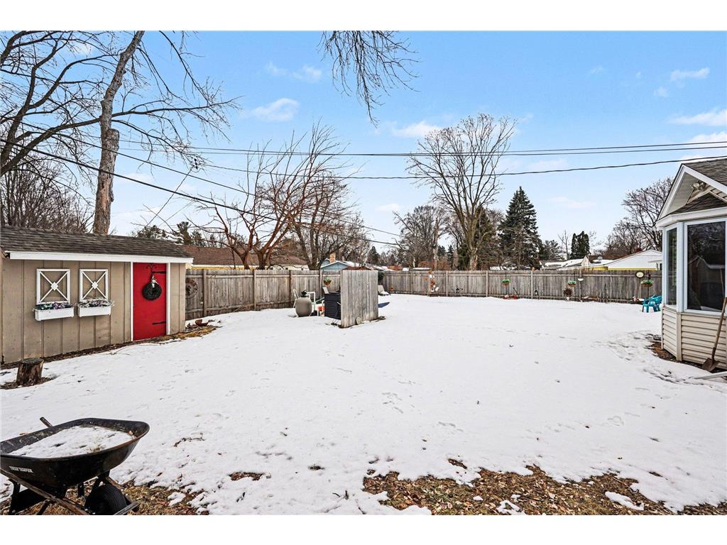 2966 Simpson Street Roseville MN 55113 7020270 image23