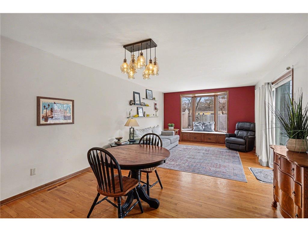 2966 Simpson Street Roseville MN 55113 7020270 image6