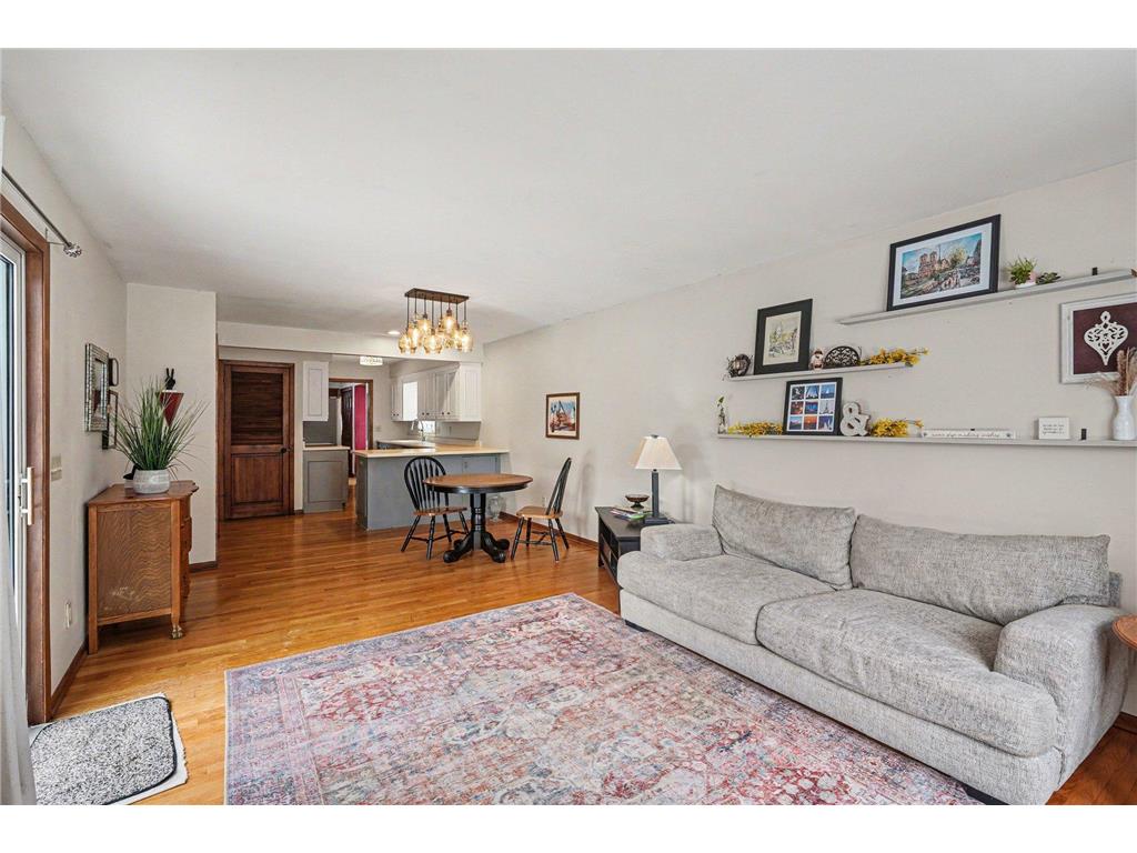 2966 Simpson Street Roseville MN 55113 7020270 image8
