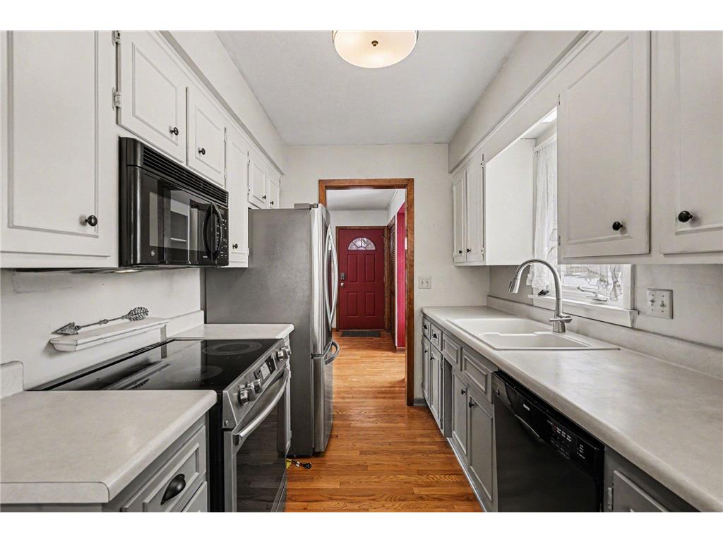 2966 Simpson Street Roseville MN 55113 7020270 image9