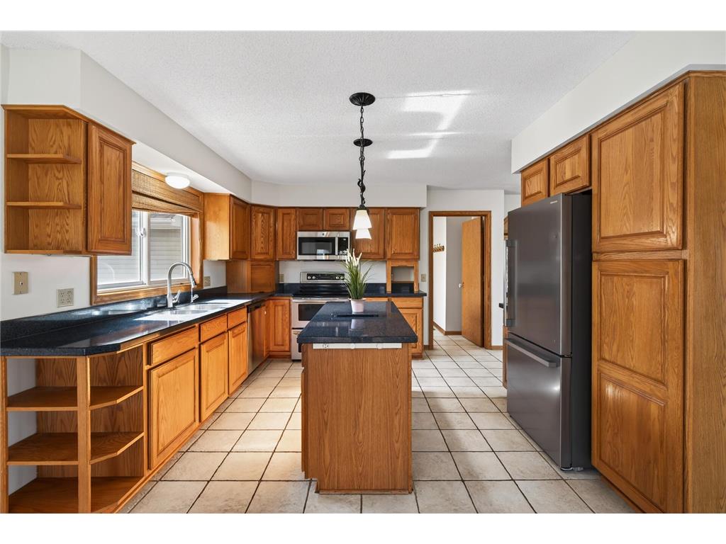 2970 Western Avenue N Roseville MN 55113 7052083 image33