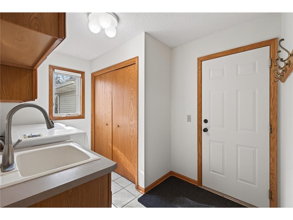 2970 Western Avenue N Roseville MN 55113 7052083 image70