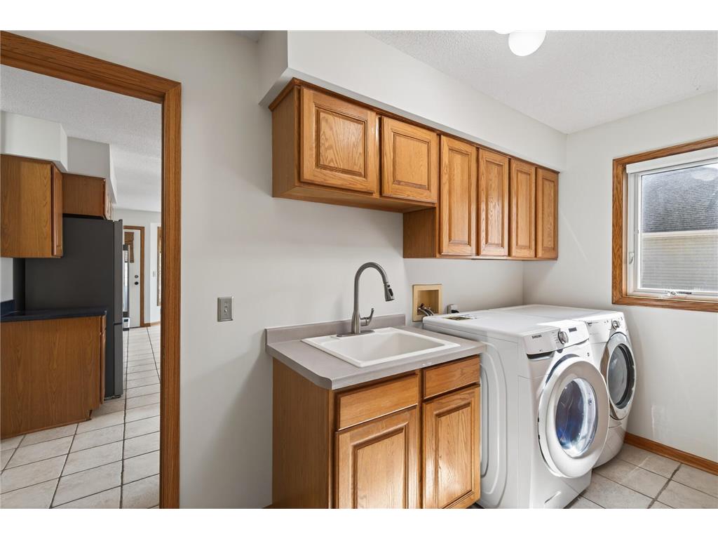 2970 Western Avenue N Roseville MN 55113 7052083 image71